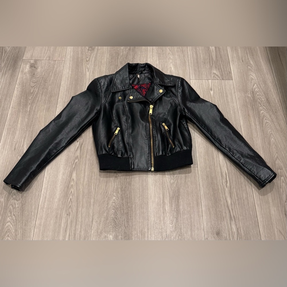 Free People Modern Vegan Bomber Jacket in Black. Size XS. Barely Worn. - Picture 3 of 6